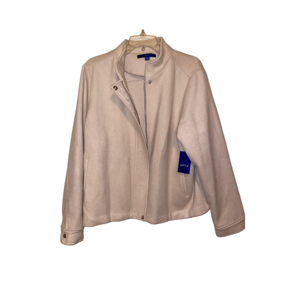Apt. 9 Cream Blazer with Notched Lapel